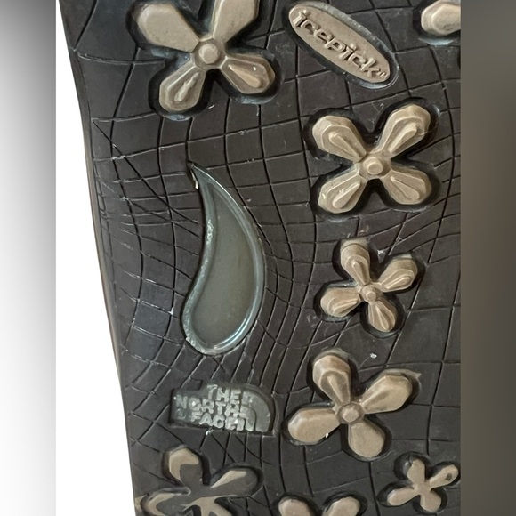 The North Face Tan and Brown Winter Boots with Fur Trim Size 6.5 - Picture 14 of 16